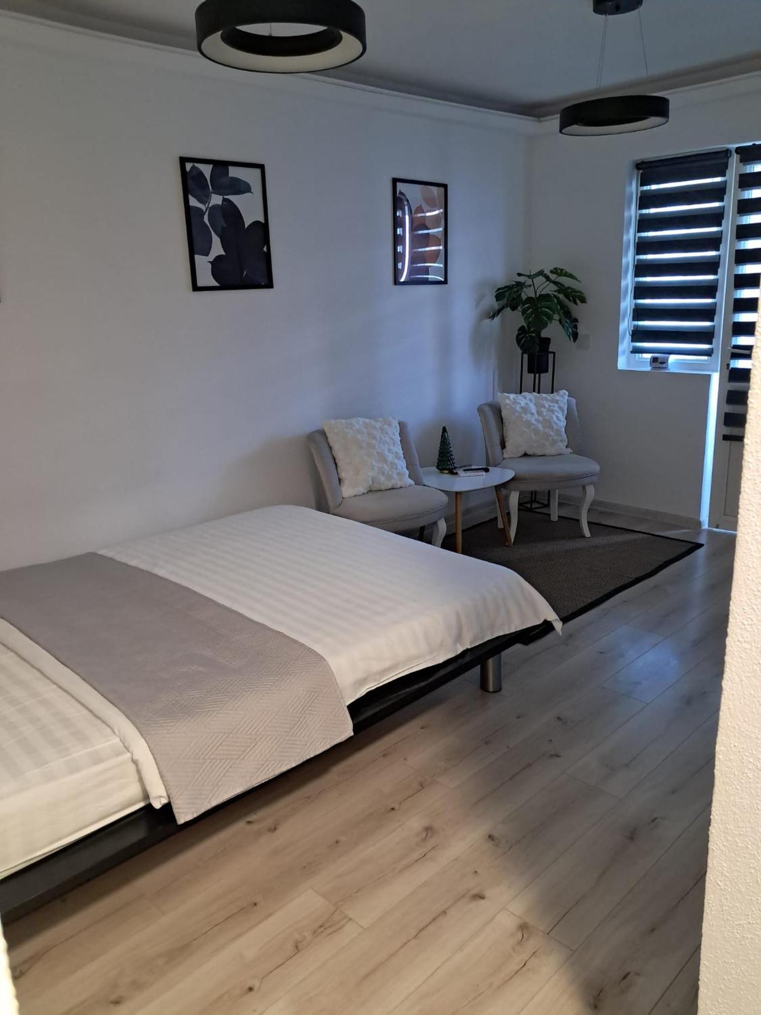 Radu'S Room Curtea de Argeş Εξωτερικό φωτογραφία